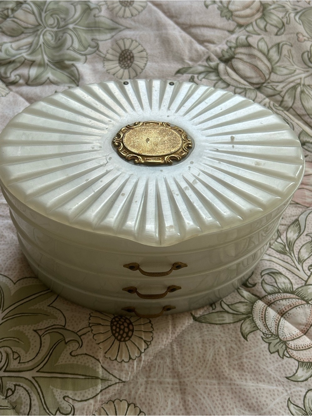 Vintage MCM Rialto of New York White Pearlized Lucite Jewelry Box 1960s 9”